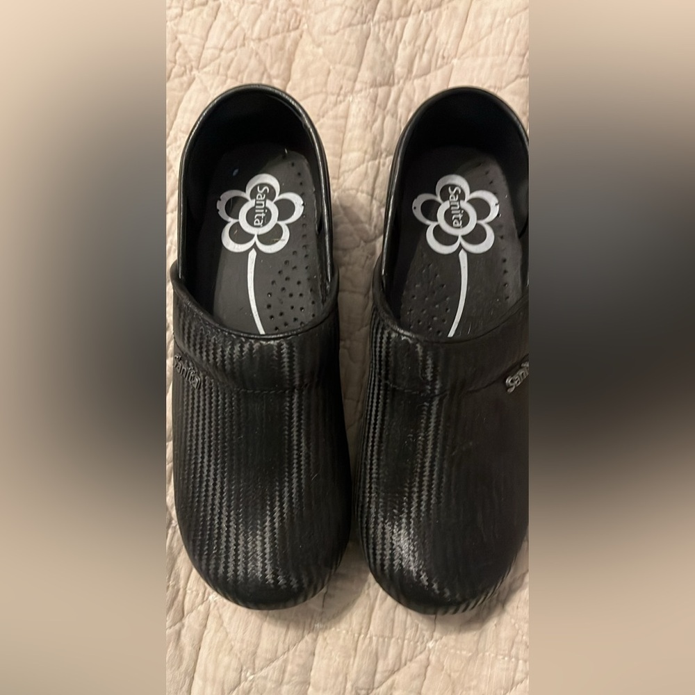 Size 37 sanita clogs